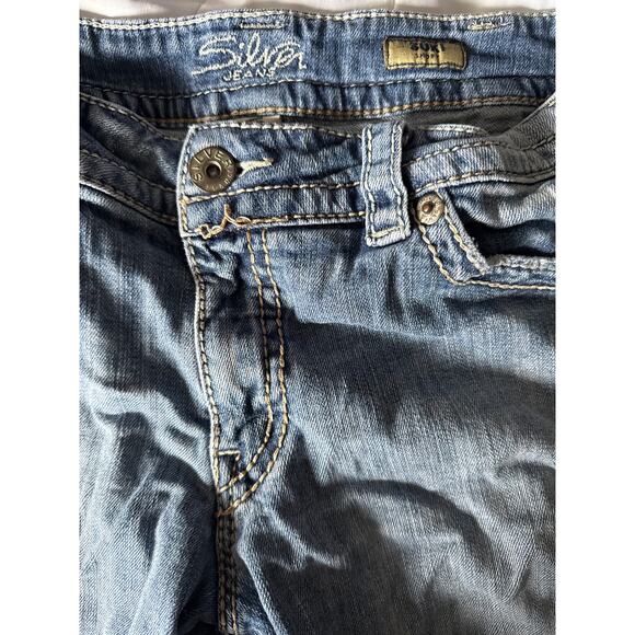 SILVER SUKI DENIM JEAN SHORTS SIZE 31/12 - Picture 2 of 4